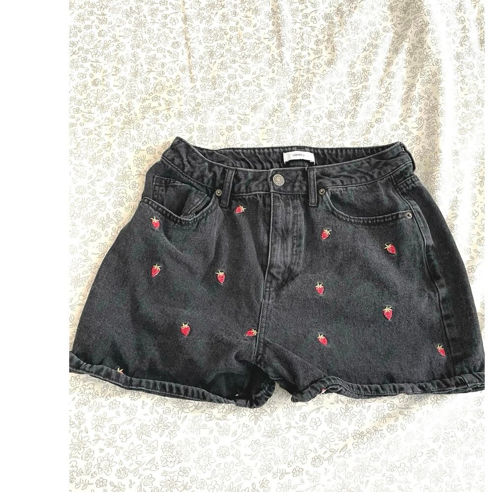 Forever 21 Black Denim Shorts Strawberry Embroidered Women’s M